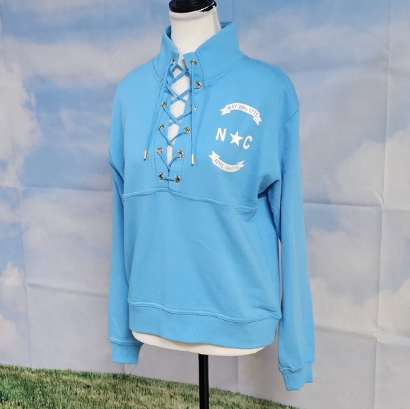 BOXERCRAFT | NORTH CAROLINA CUSTOMIZED LACE FRONT MOCK NECK PULLOVER - N… - Picture 7 of 16